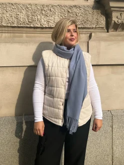 Discount Djerf Avenue Aimé Vest Cream