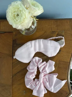 Hot Djerf Avenue Angel Sleeping Mask Pink