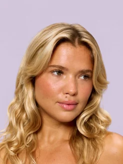 Clearance Djerf Avenue Essential Moisture Shampoo