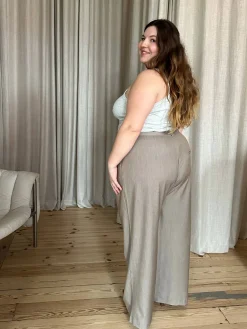 Discount Djerf Avenue Favorite Pants Oat