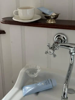 Djerf Avenue Go Close Body Lotion