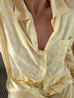 Best Djerf Avenue Go Slow Shirt Lemon Cake