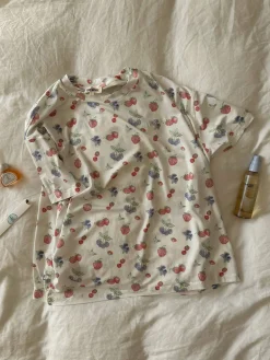 Best Djerf Avenue Go Slow Tee Summer Berries