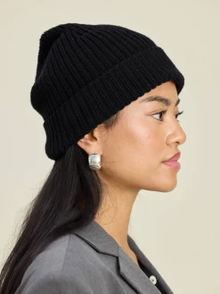 Djerf Avenue Knitted Beanie Black