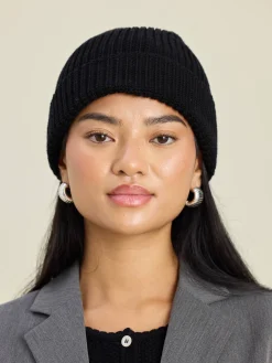 Djerf Avenue Knitted Beanie Black