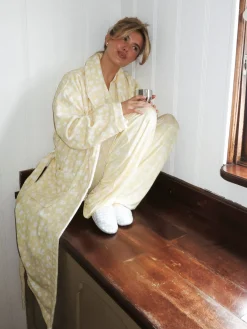 Best Djerf Avenue Robe Lemon Cake