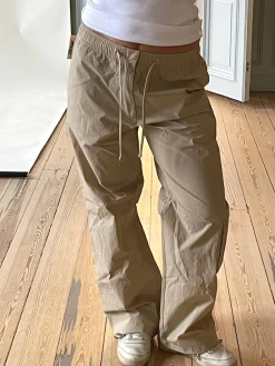 Djerf Avenue Sporty Pants Sand
