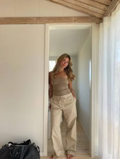 Djerf Avenue Sporty Pants Sand