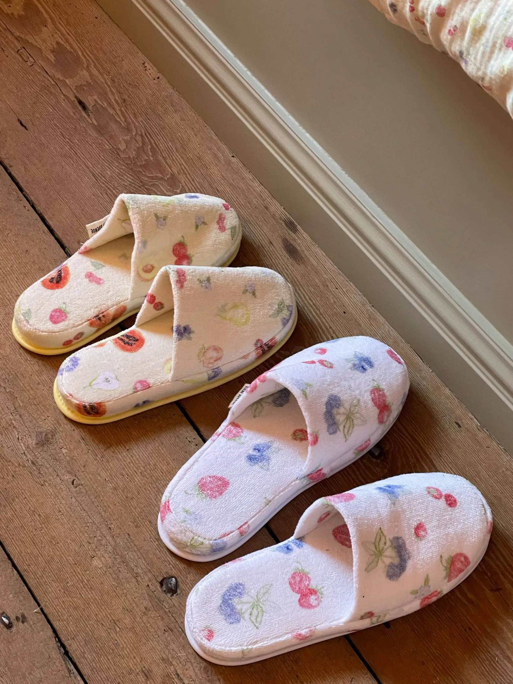 Djerf Avenue Terry Slippers Fruit